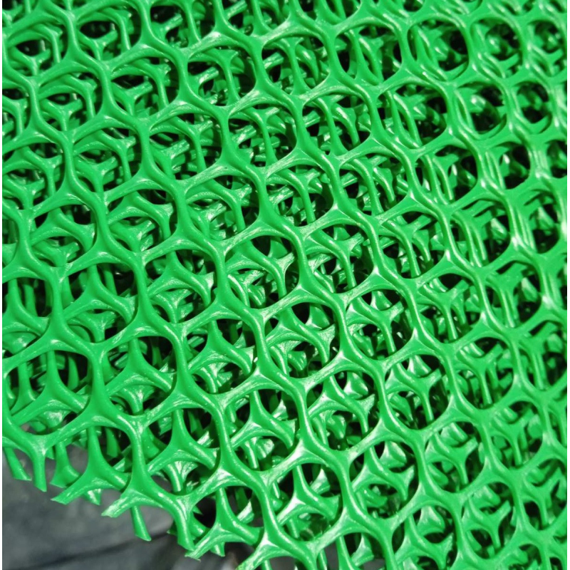 Сітка пластикова 6*8 мм 0,8 м*30 м садова зелена Сота Сітка пластикова 6*8 мм 0,8 м*30 м садова зелена Сота